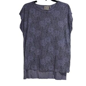 Dantelle Lavender Lace print Blouse medium high low capped sleeve